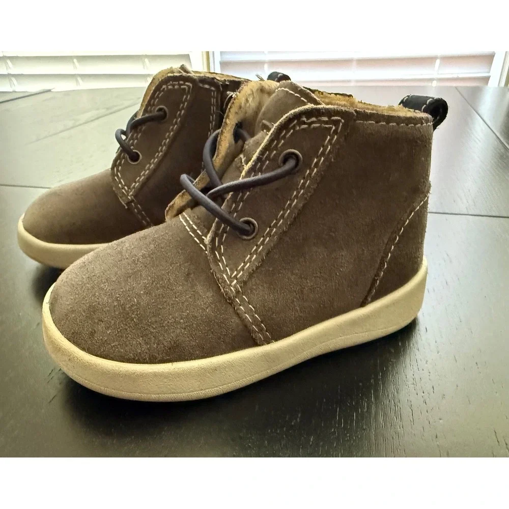 UGG Toddler Suede Kristjan Chukka Boot Size 4/5 Gray Leather Baby Easy Side-Zip